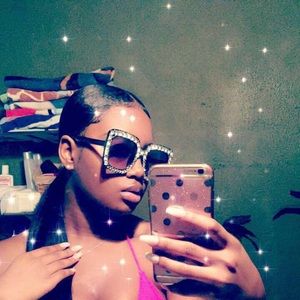 Meet your Posher, Deja